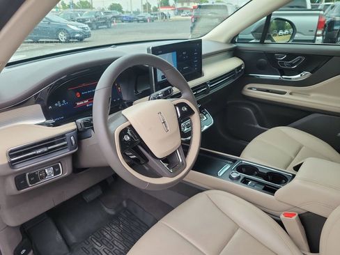 Used 2024 Lincoln Corsair FWD w/ Equipment Group 101A image 18