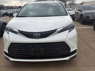 Used 2024 Toyota Sienna LE w/ LE Plus Package video 1