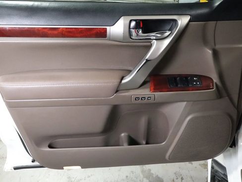 Used 2013 Lexus GX 460 w/ Comfort Plus Pkg image 12