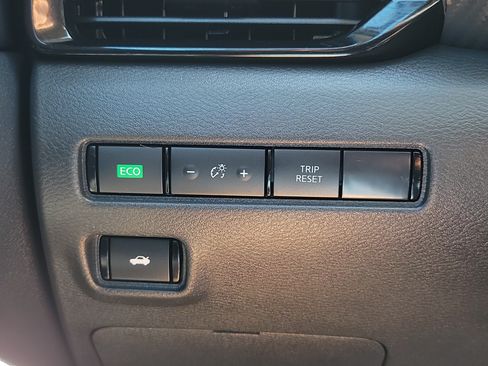 Used 2025 Nissan Sentra SV FWD image 25