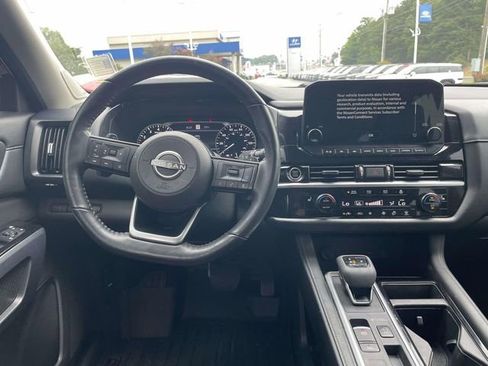 Used 2022 Nissan Pathfinder SL w/ SL Premium Package FWD image 14