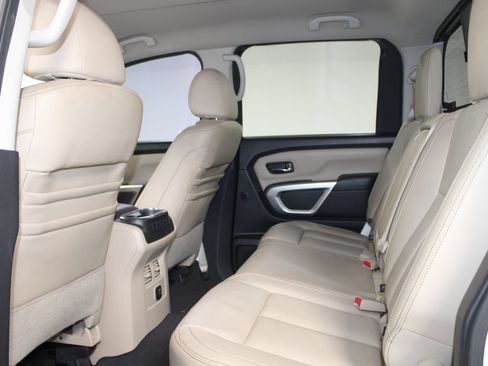 Used 2017 Nissan Titan SL RWD image 19