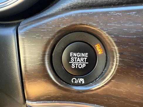 Used 2017 Jeep Grand Cherokee Limited image 22