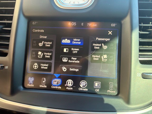 Used 2016 Chrysler 300 C AWD/4WD image 6