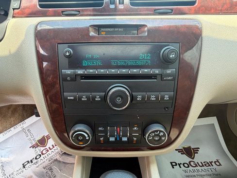 Used 2010 Chevrolet Impala LTZ FWD image 27