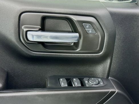 Used 2022 Chevrolet Silverado 1500 Custom w/ Safety Confidence Package image 17