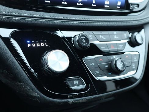 New 2026 Chrysler Pacifica Select AWD/4WD image 8