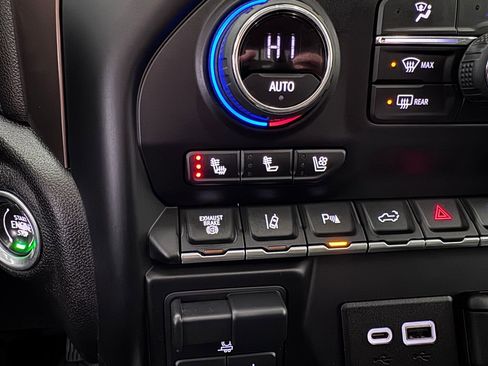 Used 2022 Chevrolet Silverado 3500 High Country w/ Z71 Off-Road Package image 26