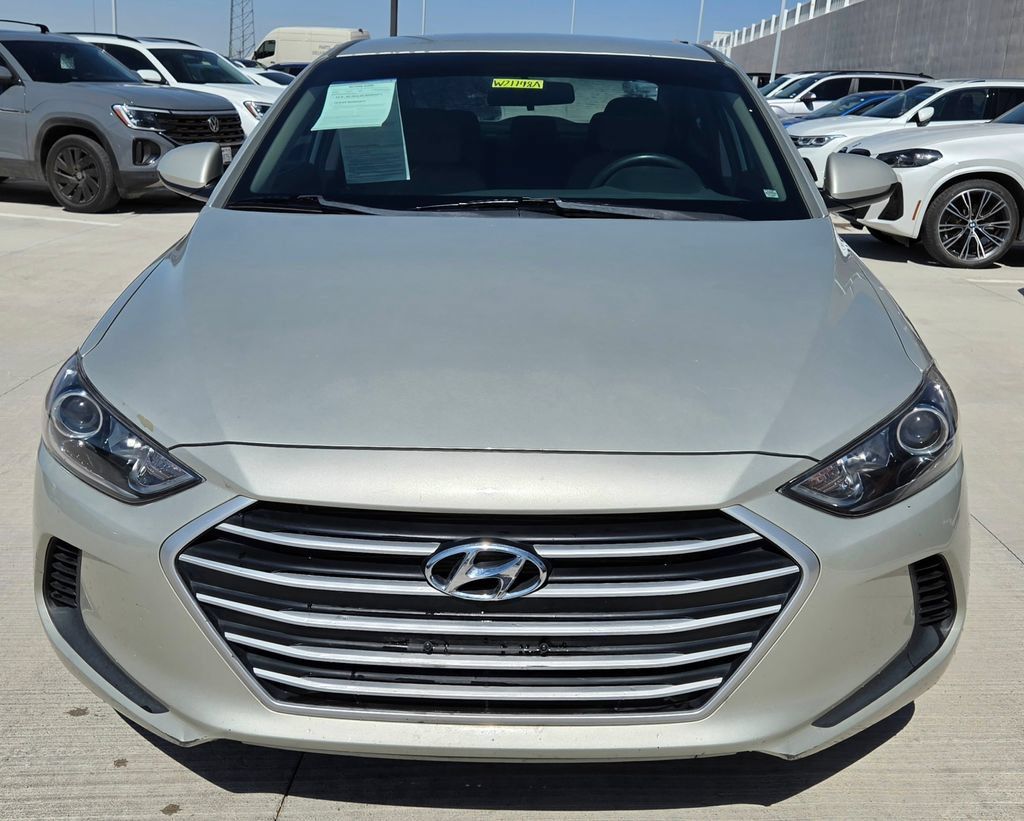 Used 2018 Hyundai Elantra SE w/ Cargo Package FWD image 4