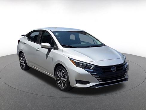 Used 2025 Nissan Versa SV FWD image 3