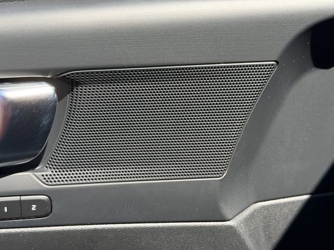 Certified 2024 Volvo XC40 B5 Plus w/ Protection Package Premier image 20