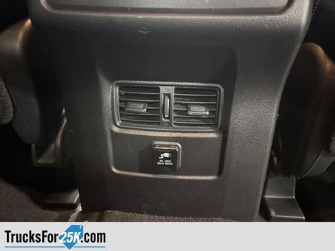 Used 2018 Nissan Titan PRO-4X image 34