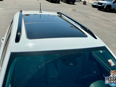 Used 2022 Jeep Cherokee Latitude Lux w/ Sun & Sound Group image 12