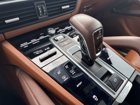 Used 2019 Porsche Cayenne image 17