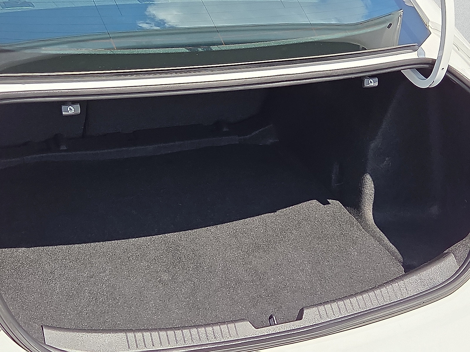 Certified 2025 Chevrolet Malibu LT FWD image 8