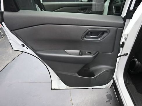 Used 2024 Nissan Rogue S AWD/4WD image 15