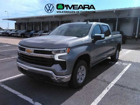Used 2025 Chevrolet Silverado 1500 LT AWD/4WD image 2