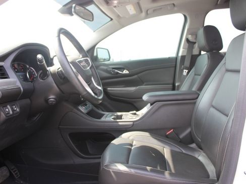Used 2023 GMC Acadia SLT w/ Preferred Package FWD image 17