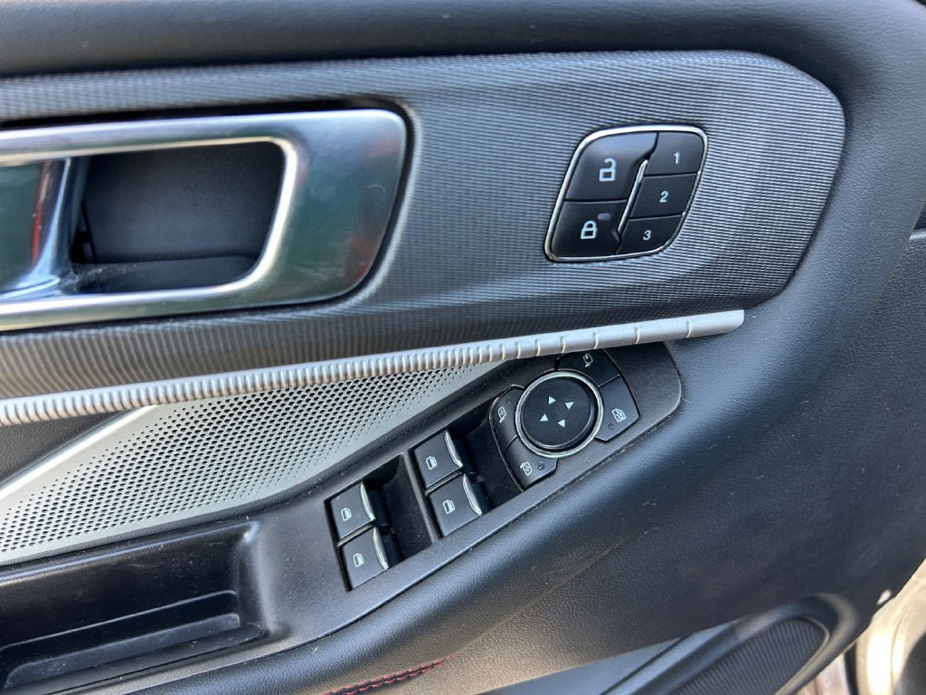 Used 2025 Ford Explorer ST AWD/4WD image 25