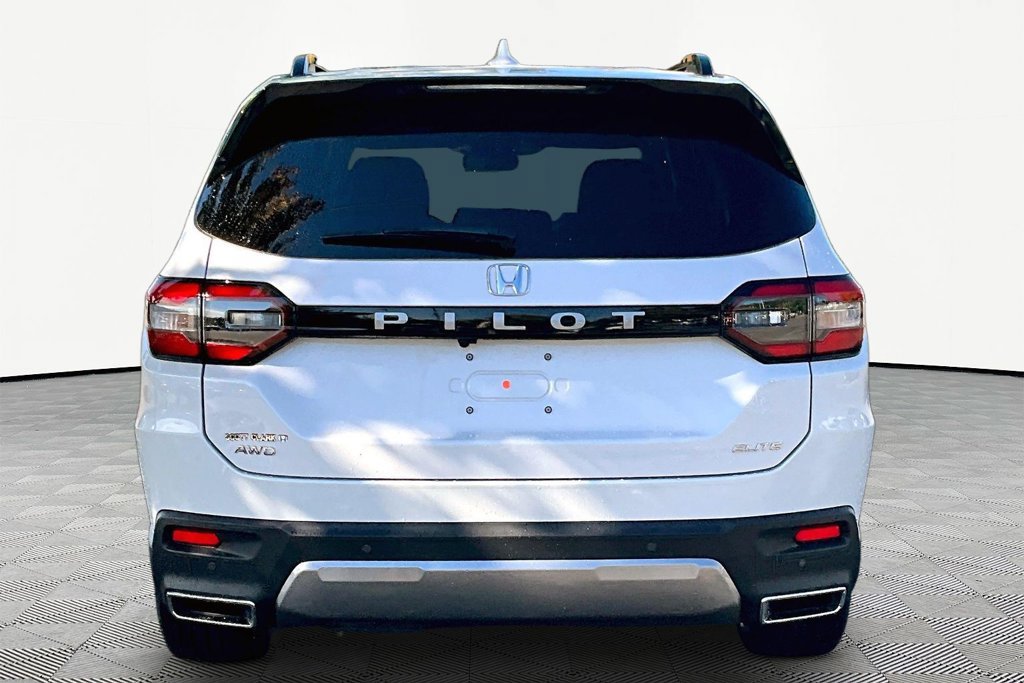 Used 2026 Honda Pilot Elite image 6