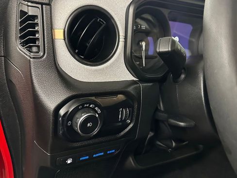 Used 2024 Jeep Wrangler Unlimited AWD/4WD image 15