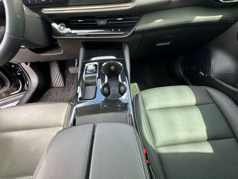 Used 2024 Buick Envision Avenir AWD/4WD image 28