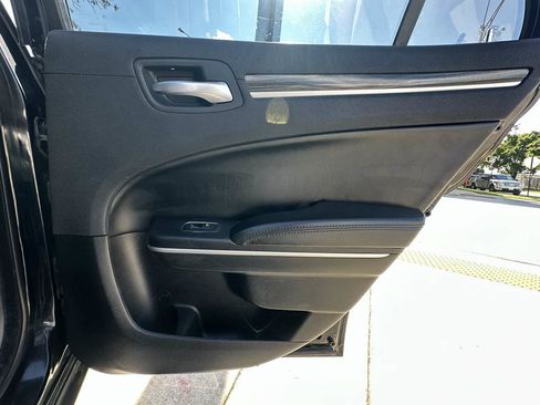 Used 2019 Chrysler 300 Touring w/ Sport Appearance Package RWD image 33