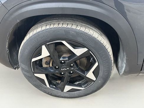 Used 2024 Kia Seltos EX image 32