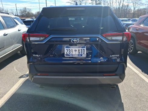 Used 2020 Toyota RAV4 Limited image 5