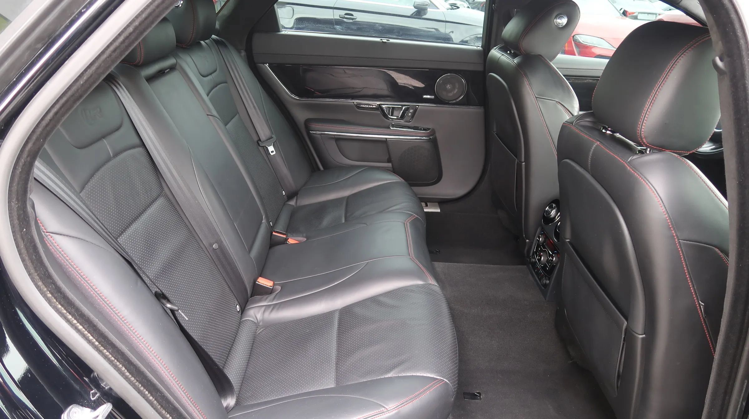 Used 2014 Jaguar XJ R LWB RWD image 22