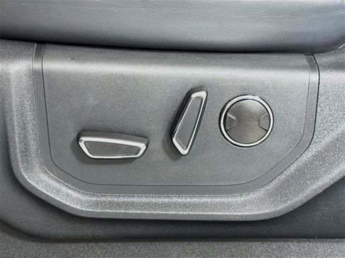 Used 2022 Ford F350 Platinum image 17