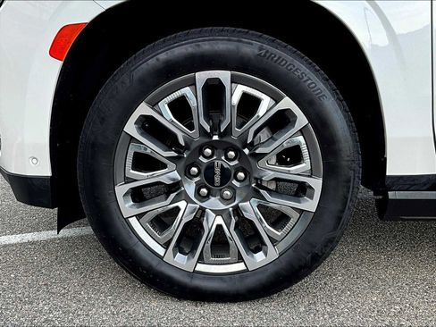 Used 2024 GMC Yukon Denali Ultimate image 7