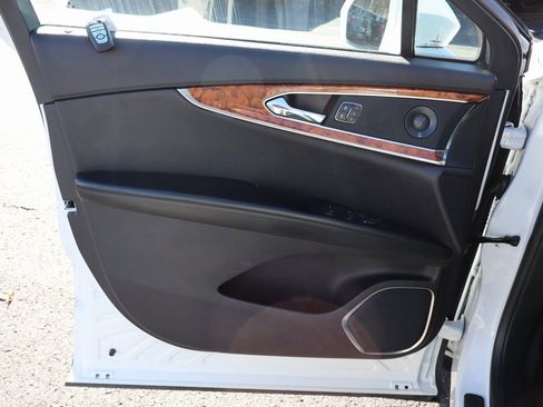 Used 2020 Lincoln Nautilus Reserve image 31