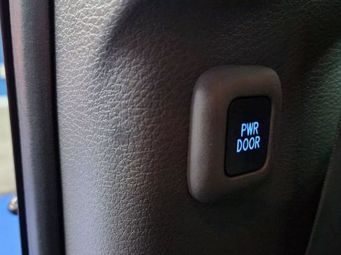 Used 2022 Toyota Sienna LE image 20