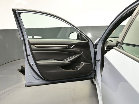 Used 2021 Honda Accord Sport image 11