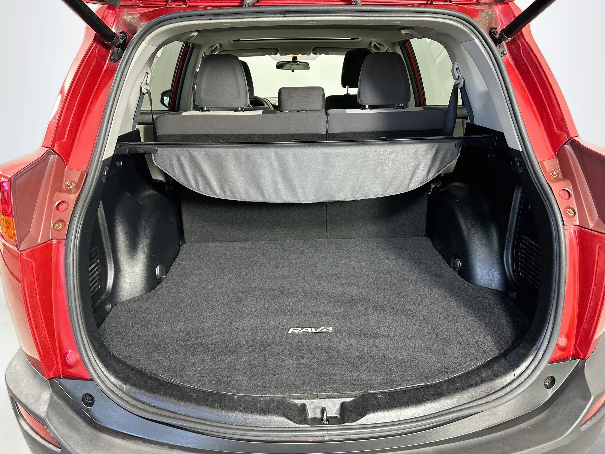 Used 2015 Toyota RAV4 XLE FWD image 24