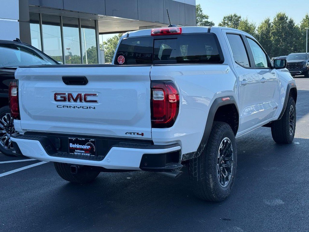 New 2026 GMC Canyon AT4 AWD/4WD image 4