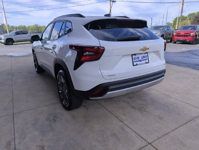 Used 2025 Chevrolet Trax LT w/ LT Convenience Package FWD image 6