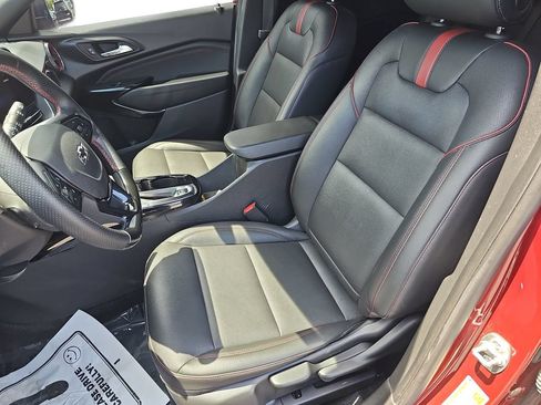 Used 2024 Chevrolet Trax RS w/ Sunroof Package FWD image 15