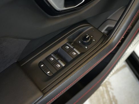 Used 2019 Lamborghini Urus AWD/4WD image 27