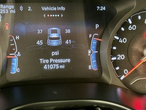 Used 2025 Jeep Compass Limited image 19