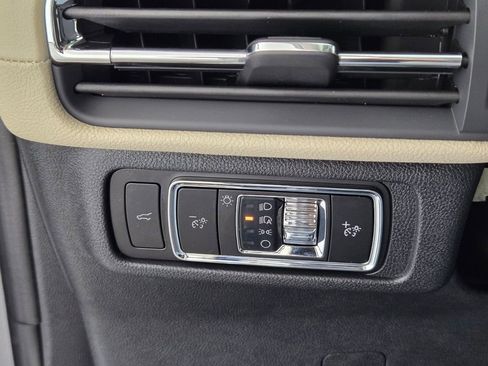 New 2026 Lincoln Corsair Premiere image 17