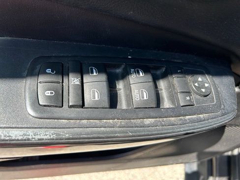 Used 2016 Jeep Cherokee Trailhawk w/ Leather Interior Group AWD/4WD image 18
