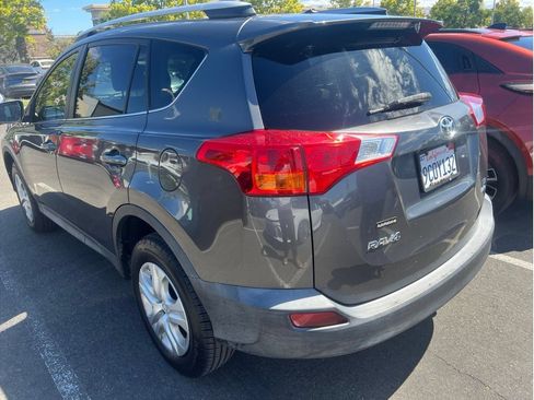 Used 2015 Toyota RAV4 LE AWD/4WD image 3