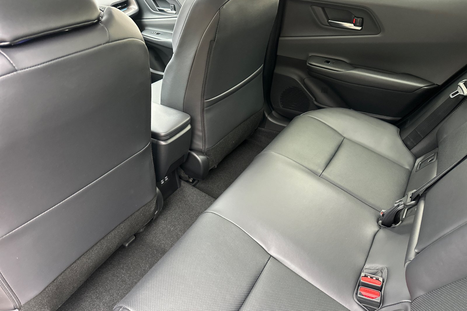 New 2027 Toyota Prius Limited AWD/4WD image 13