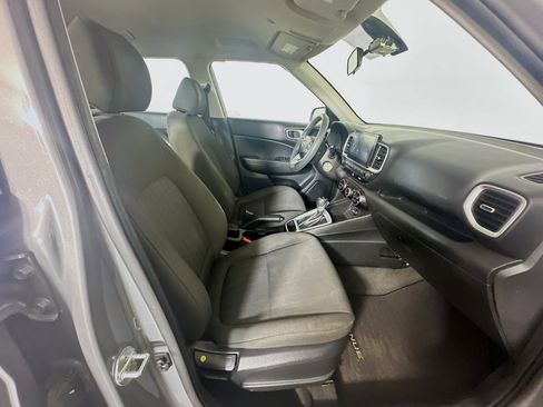 Used 2021 Hyundai Venue SE FWD image 30