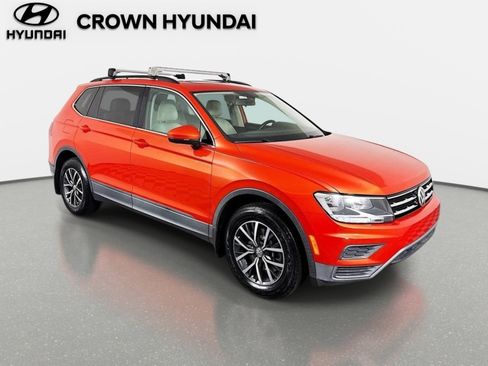Used 2019 Volkswagen Tiguan SE w/ Panoramic Sunroof Package FWD image 4