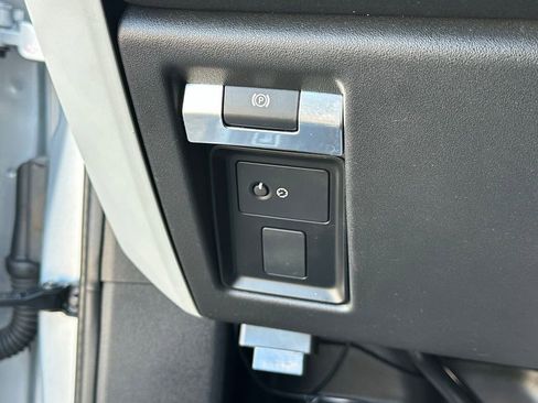 Used 2020 Land Rover Defender 110 First Edition image 43