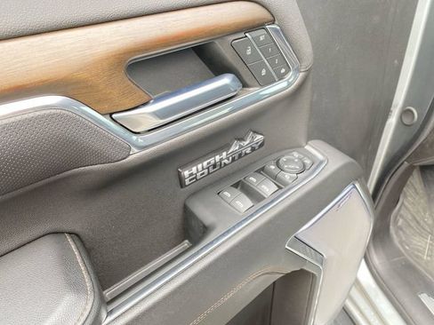 Used 2024 Chevrolet Silverado 1500 High Country w/ Technology Package AWD/4WD image 24