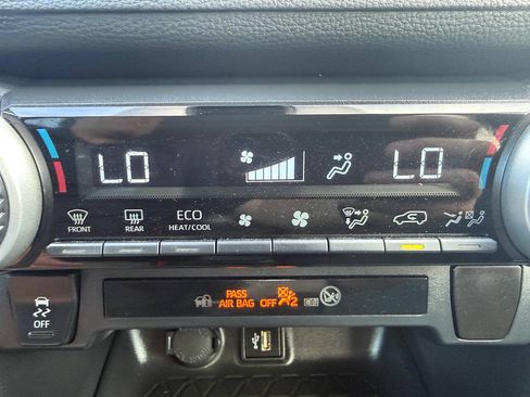 Used 2024 Toyota RAV4 LE AWD/4WD image 42